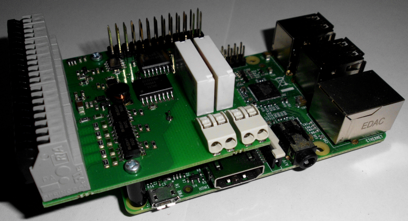 hardware:controllers:raspi-b_6xs0_1x1-wire_1xir_2xein_rtc_1.png